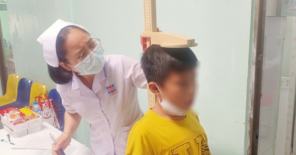 Nếu thấy tốc độ tăng trưởng của trẻ dưới 4cm/năm thì nên đưa đi khám ngay
