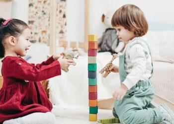 Điều cần dạy con khi đến chơi nhà người khác