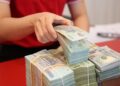 Gửi tiền vào sổ tiết kiệm hay tài khoản an toàn và lãi nhiều hơn?
