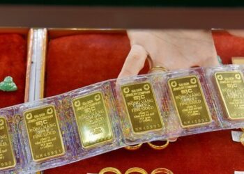 Giá SJC đứng im, vàng nhẫn tiếp tục giảm