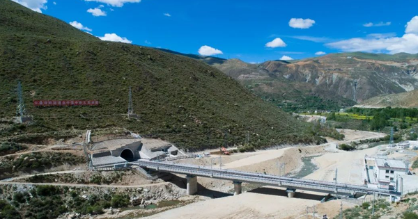 Siêu dự án 50 tỷ xuyên lòng đất nóng 98 độ khiến nhiều nước 100 năm cũng không làm được, Trung Quốc chỉ cần 10 năm hoàn thành bằng công nghệ cao