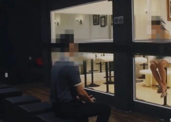 Sốc với quán cà phê “blind date” ở TPHCM: Nữ không nhìn thấy nam, còn nam thoải mái chọn bạn nữ “như 1 món hàng”