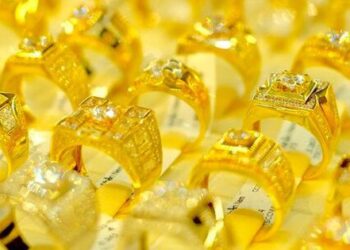 Giá vàng hôm nay 1/6: Giảm không phanh