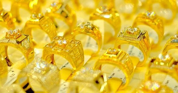 Giá vàng hôm nay 1/6: Giảm không phanh