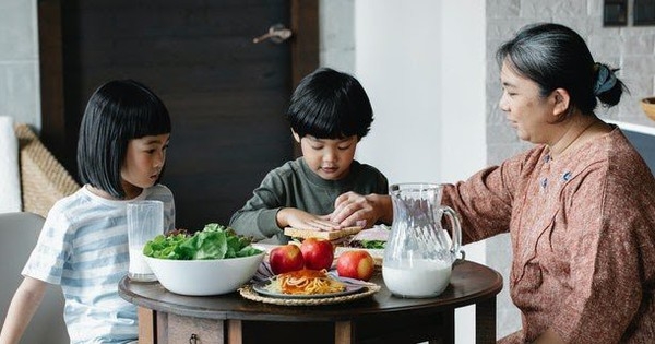 Muốn con trở thành người “có ăn có học” đàng hoàng, cha mẹ cần lưu ý 4 điểm