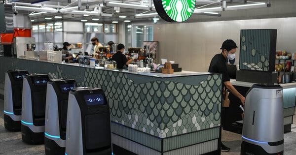 Clip 38 giây cho thấy tương lai con người bị thay thế đang đến rất gần: 1 cửa hàng Starbucks đang vận hành với 100 robot và chỉ 2 nhân công