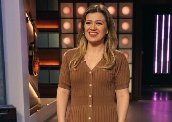 Bí quyết giúp ca sĩ Kelly Clarkson giảm hơn 27 kg