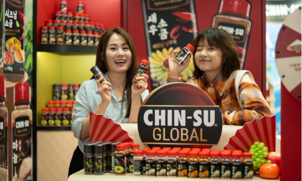 CHIN-SU tung bộ 4 sản phẩm tương ớt mới tại Seoul Food 2024, có gì đặc biệt mà được người Hàn khen “chuẩn gu”?