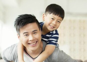 Học làm cha từ việc… làm chồng