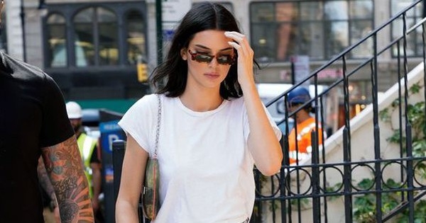 Tủ đồ hè của Kendall Jenner: Đơn giản mà sang, ngắm xong chẳng muốn sắm đồ cầu kỳ nữa