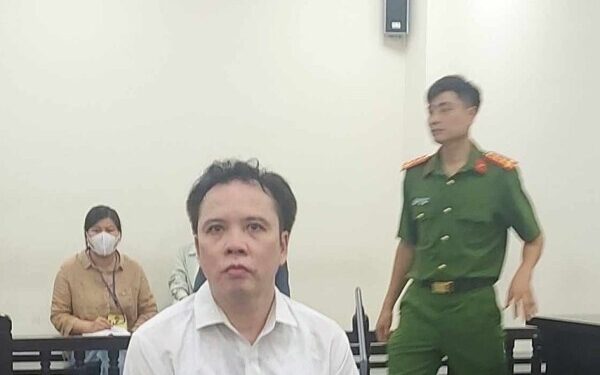 Trả hồ sơ điều tra bổ sung vụ cựu Vụ trưởng lừa Chủ tịch Tân Hoàng Minh