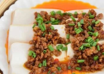 Không phải chiên hay sốt, đậu phụ làm thế này vừa mềm mướt, bổ dưỡng và rất hợp với cơm
