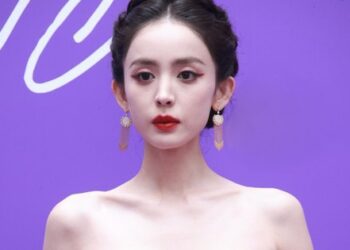 Dàn người đẹp gầy trơ xương