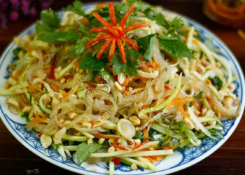 Món ăn vặt thưởng thức tại bãi biển Phú Yên