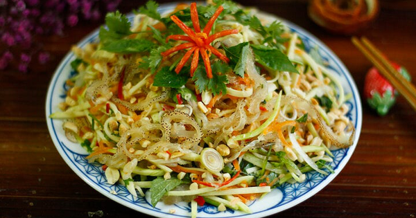 Món ăn vặt thưởng thức tại bãi biển Phú Yên
