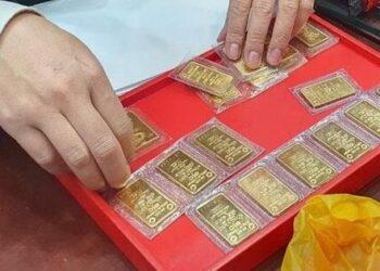 Giá vàng hôm nay 10/6: Tiếp tục đi xuống, mất mốc 2.300 USD/ounce