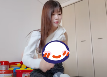 8 triệu người xem 2 người mẹ trẻ xinh đẹp bày cách sử dụng máy hút sữa, vấp phải nhiều tranh cãi
