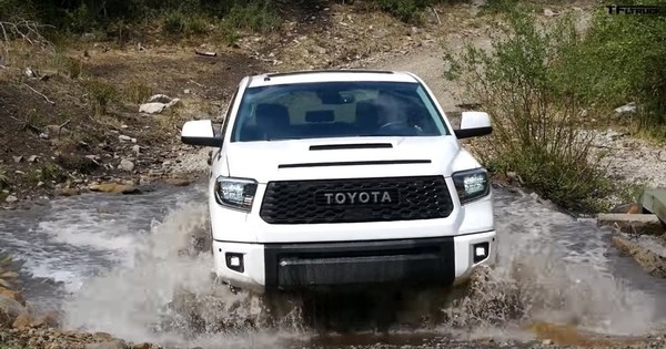 Đỉnh cao của ‘nồi đồng cối đá’: Chiếc Toyota này chạy mỗi tháng 10 chuyến Hà Nội – Cà Mau trong 6 năm ròng, ODO chạm 1,4 triệu km chưa qua bất cứ lần đại tu nào