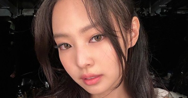 BLACKPINK makeup luôn có da căng mướt, không mốc nền là nhờ loại tinh chất xuất sắc này