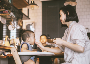Ngoài đường và muối, trẻ cần cảnh giác với những loại gia vị này