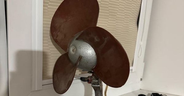 Đăng ảnh chiếc quạt lên mạng, người đàn ông được nhiều người cảnh báo: “Cẩn thận cháy lúc nào không hay”