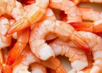Mẹo luộc tôm ngon, dễ bóc vỏ