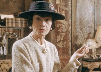 Huyền thoại Coco Chanel từng có 1 kẻ thù khiến bà ghét cay ghét đắng, thậm chí còn cố tình làm cháy váy của đối phương