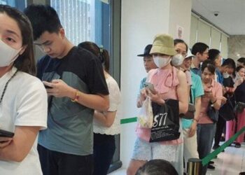 Người dân than ngày càng khó mua vàng
