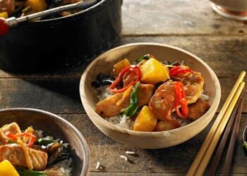 Cách làm thịt heo xào dứa chua ngọt đậm đà, đưa cơm