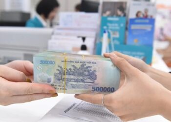 Làn sóng tăng lãi suất tiết kiệm lan rộng, xuất hiện ngân hàng trả lãi 9,5%/năm