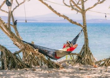 Phát hiện hòn đảo hoang sơ giữa biển Phú Yên mang cái tên lạ mà quen, được ví như “đảo hoang Robinson”