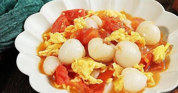 99% mọi người chưa từng làm món trứng theo cách này: Thêm 1 loại quả đang chín rộ vào xào cùng sẽ ngon tuyệt vị!