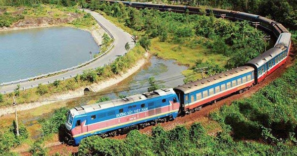 Chuyến tàu giá hơn 100.000đ chạy hơn 2 tiếng lúc nào cũng thấy đông: Có gì mà thu hút du khách đến vậy?