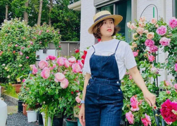 Ngôi nhà lúc nào cũng thơm nức mùi hoa vì có vườn hồng hơn 80 loại của mẹ Việt ở Nhật