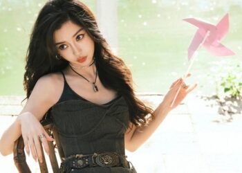 Angelababy được xuất hiện ở sự kiện chính thức, ngoại hình gây tranh cãi