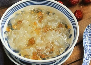 Mùa hè là lúc nên dưỡng nhan, mách chị em công thức làm đẹp da từ nguyên liệu dân gian quen thuộc, ăn 1 lần/tuần là đủ