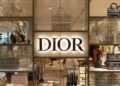 Tranh cãi nảy lửa: Dior sản xuất túi hiệu với giá chỉ 1,4 triệu đồng, vào store gắn tag 70 triệu đồng