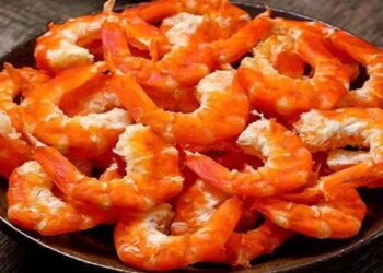 Cách làm tôm khô nhanh gọn bằng lò vi sóng