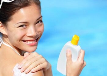 Những món mỹ phẩm cần có khi đi du lịch mùa hè
