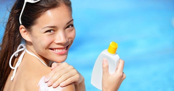 Những món mỹ phẩm cần có khi đi du lịch mùa hè