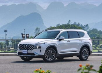 Giá xe Hyundai biến động mạnh: Elantra, Custin… cùng lao dốc, một phiên bản Santa Fe giảm đậm 100 triệu đồng