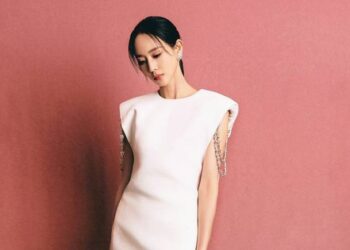 Loạt đầm nhà thiết kế Việt được sao ngoại yêu thích
