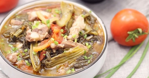 Cách nấu canh sườn sụn dưa chua chua ngọt thanh mát, đưa cơm ngày hè