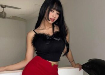 Lisa thế hệ 2 bỗng dưng gây sốt trong 9 giây nhờ thân hình quá khét