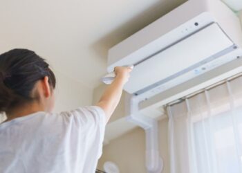 Bật điều hoà, đóng kín cửa – Sai lầm rất nhiều người mắc phải, tưởng tiết kiệm nhưng lại độc hại!
