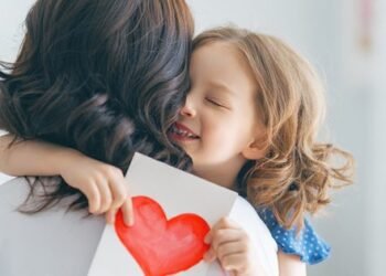 Mẹ học làm bạn với con
