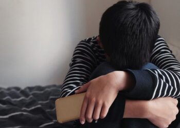 Nguyên nhân hàng đầu gây trầm cảm ở trẻ, ba mẹ cần cảnh giác