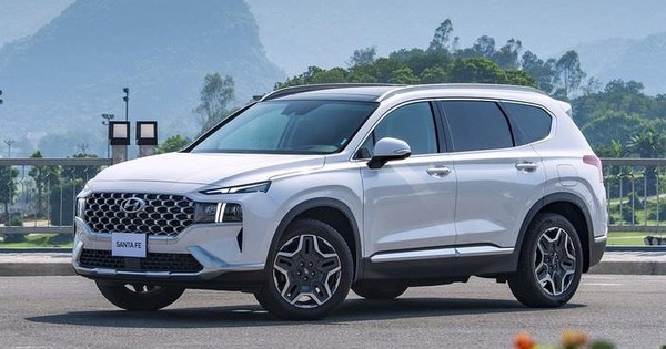 Nhiều xe hybrid giảm giá sâu tại Việt Nam, cao nhất tới 200 triệu đồng
