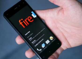 Đây là chiếc điện thoại “khó hiểu” nhất thế giới: Từng thách thức iPhone, Samsung nhưng thất bại thảm hại