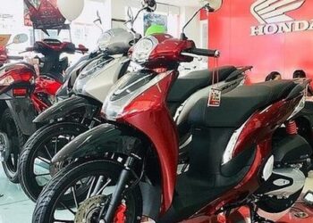 Giá xe máy đồng loạt dò đáy cuối tháng 6: Honda Vision, Air Blade, SH…  dưới mức đề xuất gần 25 triệu đồng, có xe tặng kèm smartphone